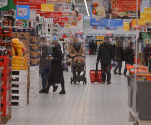Niedziela palmowa to niedziela handlowa. Sklepy obładowane klientami