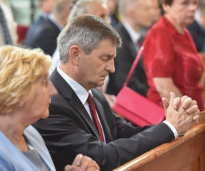 KUCHCIŃSKI W KOŚCIELE.