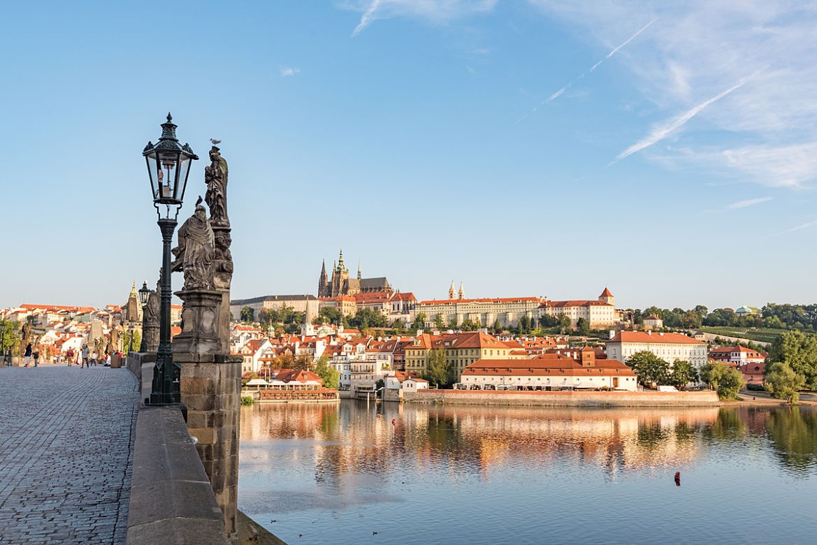 Pociągiem po Europie. Gdzie dojedziemy koleją taniej niż samolotem? Kierunki, ceny, jak kupić tanie bilety