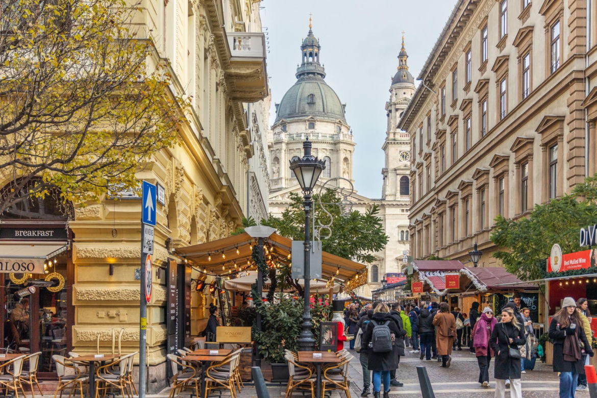 Sztuczna inteligencja wybrała 5 najmodniejszych miast w Europie. Musisz pojechać tam na weekend!