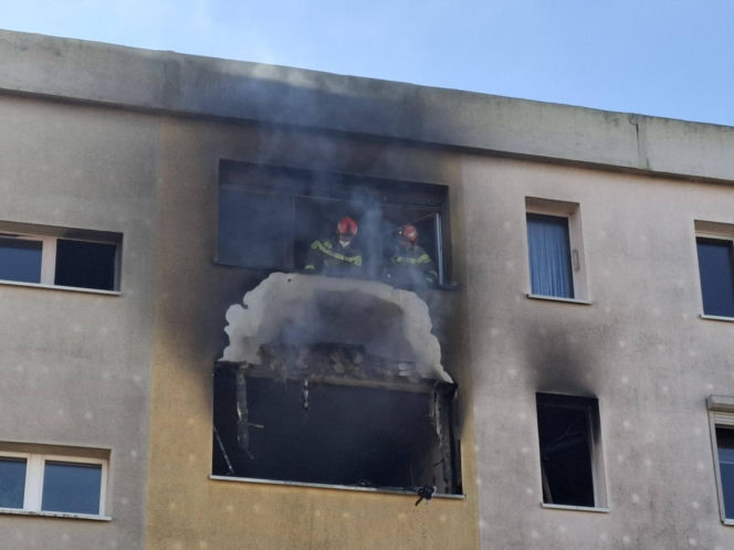 Pożar w bloku w Kościanie. Lokatorzy czekali na pomoc na balkonach