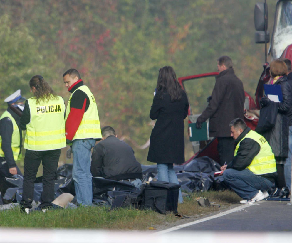 Wypadek pod Nowym Miastem: Jechali upchani na skrzynkach na jabłka – wszyscy zginęli