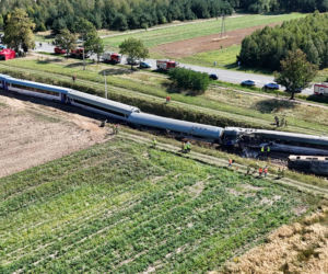 Wstrząsające zdjęcia z katastrofy kolejowej na Mazowszu