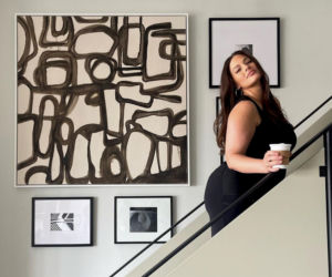 Słynna modelka plus size pokazuje się nago 3 miesiące po urodzeniu bliźniąt. Witaj brzuszku!