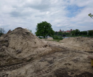 Kraków: Plaża przy Forum znika bezpowrotnie