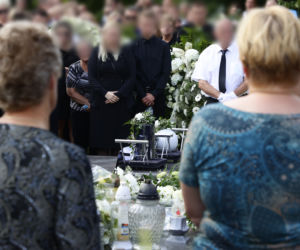 Pogrzeb ofiar wypadku w Elżbietowie. Zosia i jej mama Małgorzata L. wyruszą w ostatnią drogę
