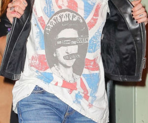 Paris Jackson w koszulce z brytyjską flagą