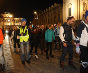Nightskating. Warszawa na rolkach [Zdjęcia]