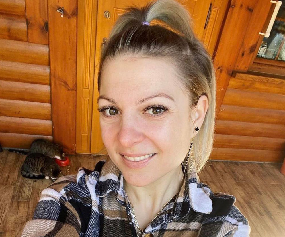 Magda Narożna (Piękni i Młodzi) przesyła uśmiechy. Fanka: Strasznie to żenujące w takim dniu
