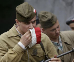Czas honoru 7 sezon. Janek (Antoni Pawlicki),