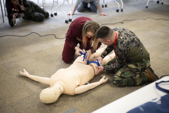 Aptekarze ćwiczą na wypadek wojny. Pierwsze takie szkolenie w Warszawie