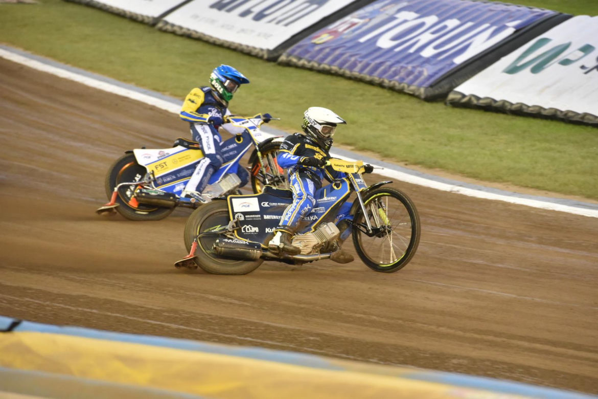 PRES Grupa Deweloperska Toruń - Bayersystem GKM Grudziądz, zdjęcia Motoareny. Fotorelacja z trybun i toru