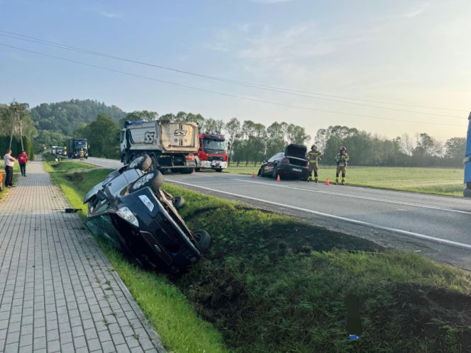 Wypadek w Czchowie. Droga krajowa nr 75 zablokowana w obu kierunkach
