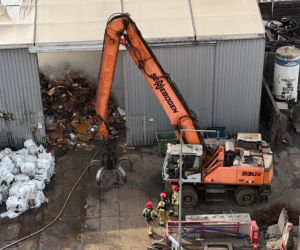 Groźny pożar na Targówku. Trwa akcja gaśnicza