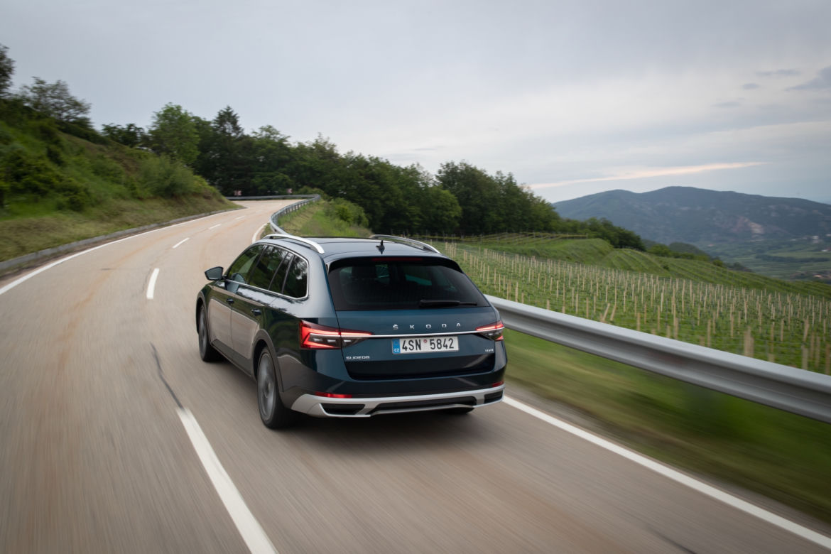 Skoda Superb Scout 2.0 TDI SCR 190 KM DSG7 4x4