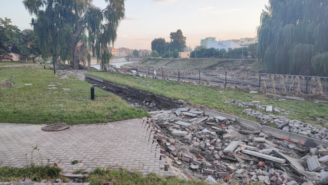 Pękła tama, fala zalała miasto. Dwa lata od koszmaru na Dolnym Śląsku. "Dzieci płakały"