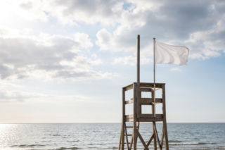Sinice Niechorze. Czy w Niechorzu można się kąpać 19.08? Flaga, warunki pogodowe