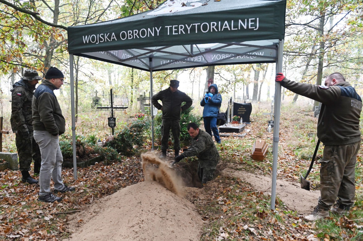 Ekshumacja Zygmunta Michalskiego, więźnia obozu koncentracyjnego