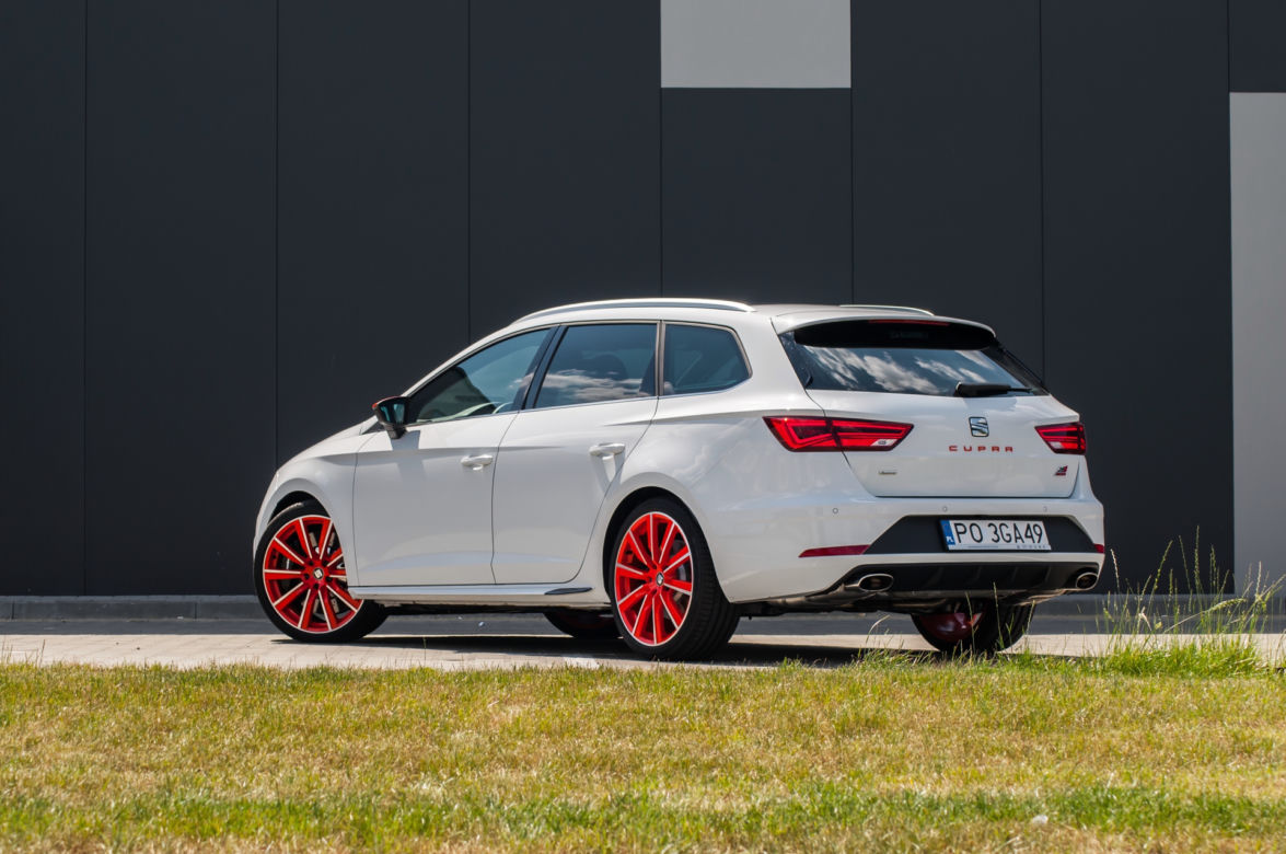 Seat Leon ST Cupra 2.0 TSI 300 KM DSG6 4Drive 