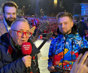 Historia WOŚP w obiektywie. Film ukazuje fenomen społeczny Fundacji Jurka Owsiaka