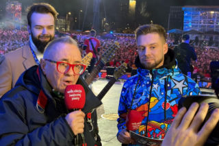 Historia WOŚP w obiektywie. Film ukazuje fenomen społeczny Fundacji Jurka Owsiaka