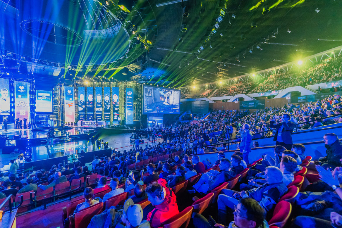 Katowice postawiły na eSport – wygrały wizerunkowo. Wywiad z Marcinem Krupą, prezydentem Katowic