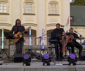 Spotkanie autorskie Artura Ziontka i koncert siedleckich artystów przy fontannie 18.08.2021