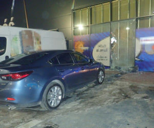 Samochód w witrynie sklepowej – kierowca nagle poczuł się źle