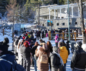 Fatalne warunki w Tatrach. Jest mroźno, ślisko, a szlaki są zasypane śniegiem. TPN ostrzega turystów