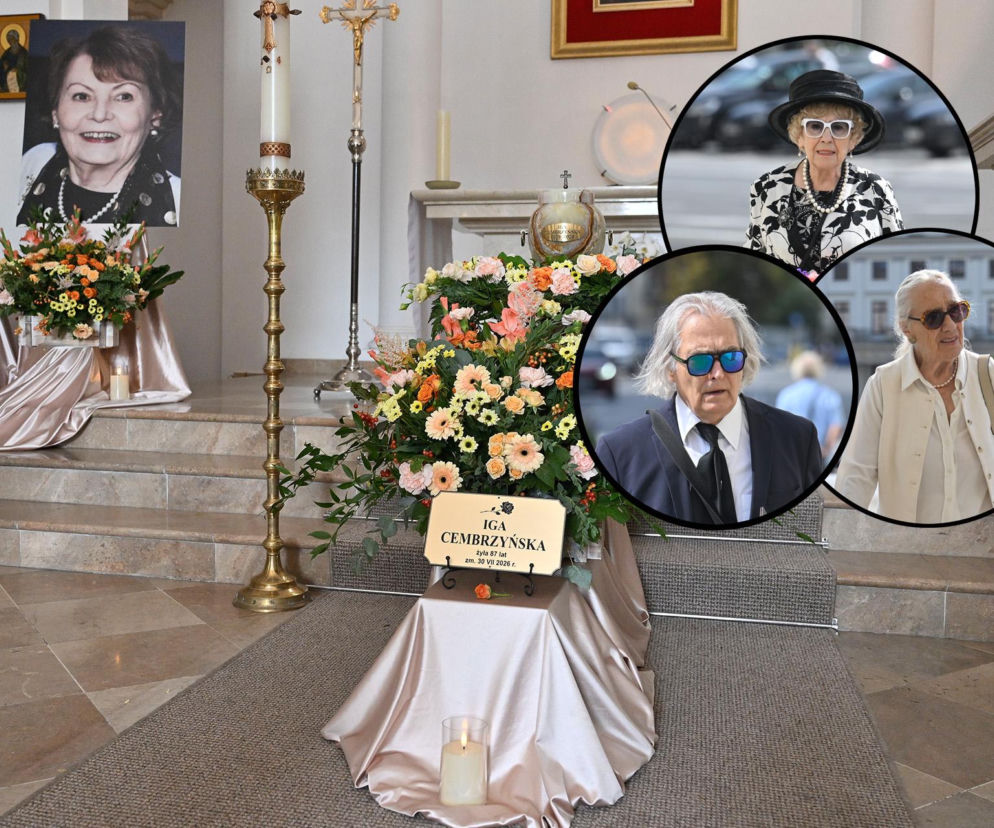 Urna z kwiatami na pogrzebie Igi Cembrzyńskiej. Obok na miniaturach żałobnicy. O pożegnaniu artystki przeczytasz na SE.