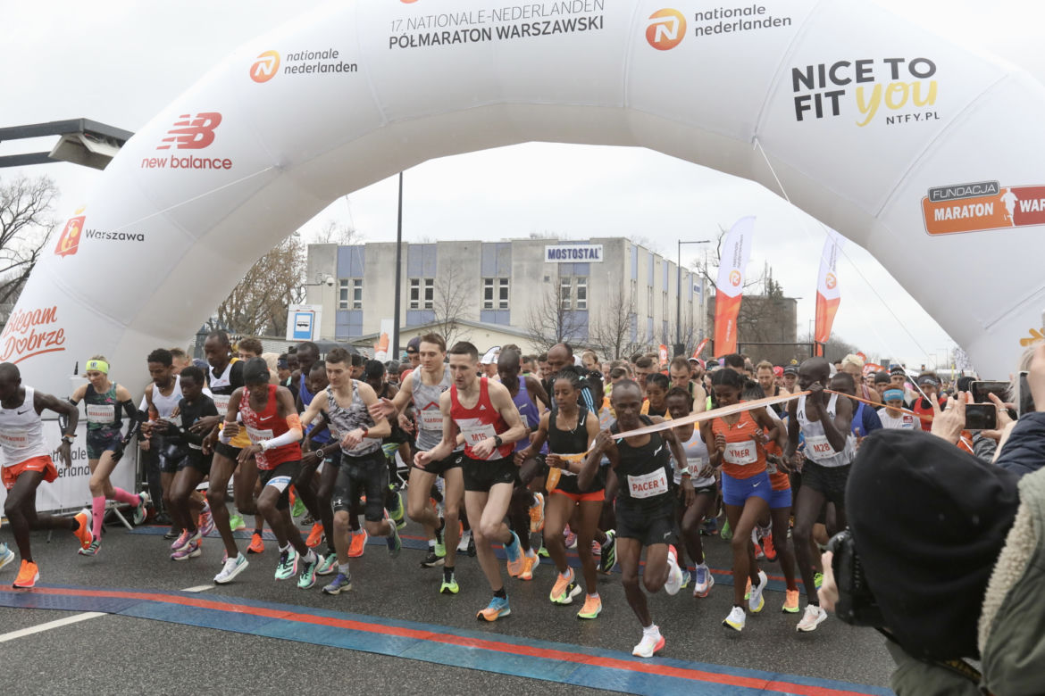 17. Półmaraton Warszawskie. Gigantyczne utrudnienia w stolicy. Ulicami przebiegnie 15 tysięcy osób!