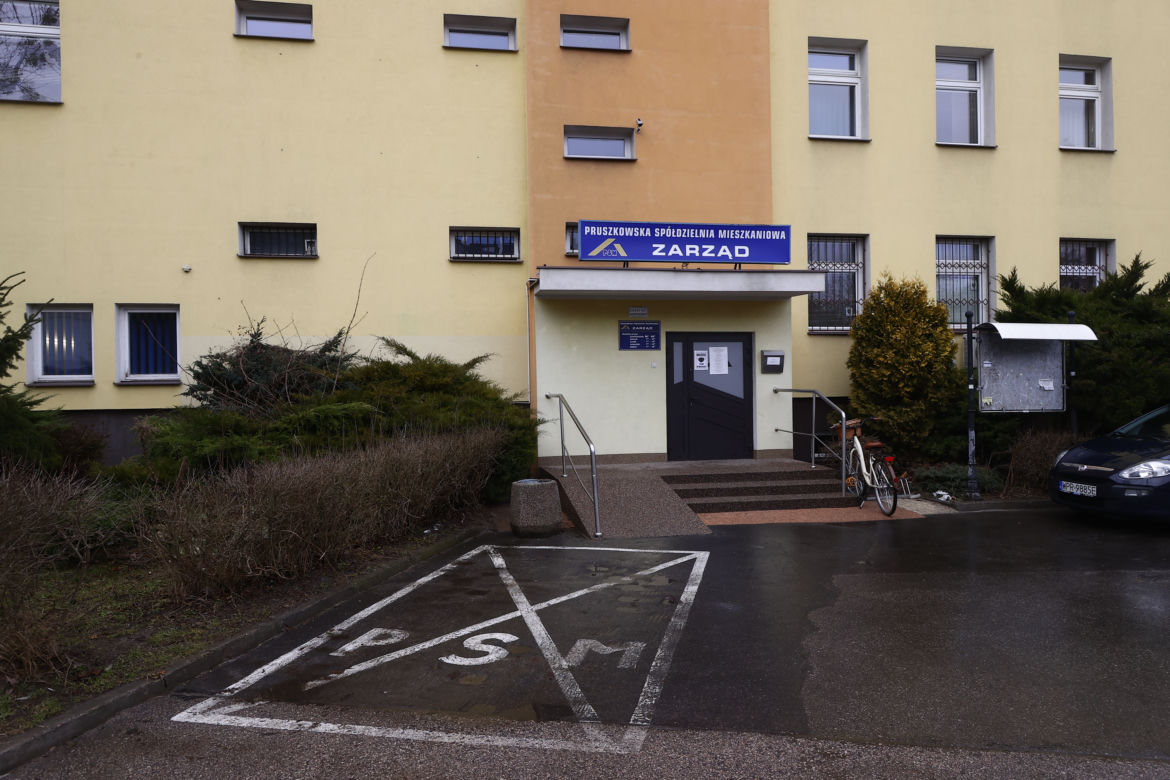 Wojna o płot i śmietnik. Konflikt mieszkańców na osiedlu w Pruszkowie