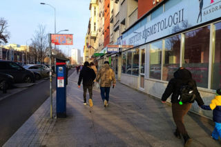 Ławki zniknęły z Alei Niepodległości