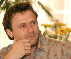 Leszek Lichota kiedyś i dziś. Zobaczcie, jak przez lata zmieniał się aktor