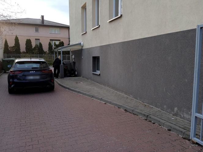 Atak na wójt Starej Kornicy. Mężczyzna usłyszał zarzuty