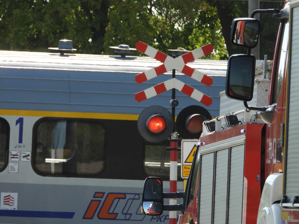 Wstrząsające zdjęcia z katastrofy kolejowej na Mazowszu