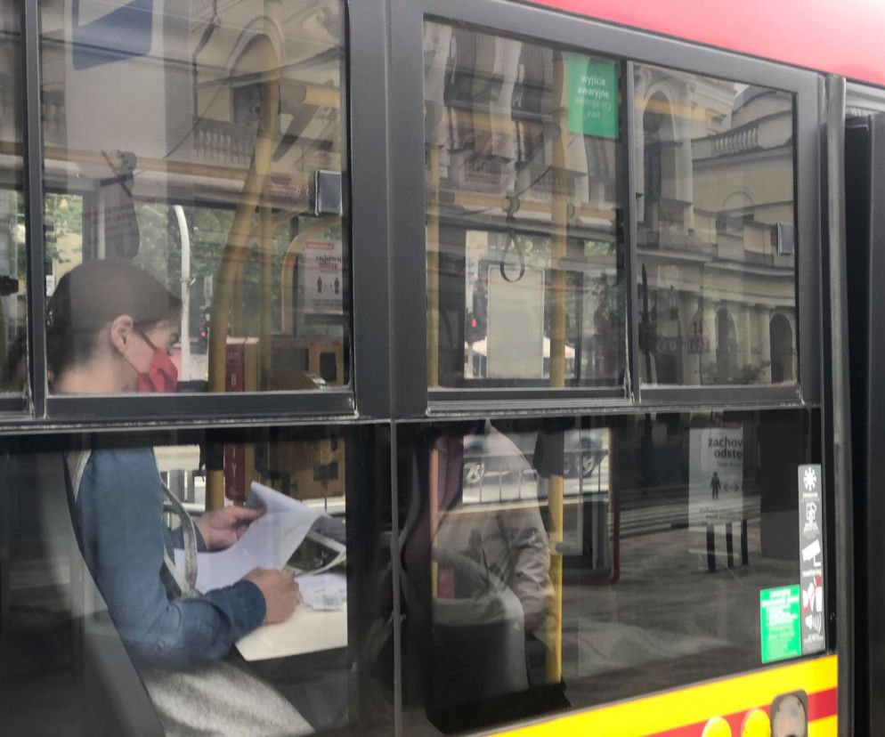  ​Kontrole w komunikacji miejskiej w sprawie noszenia maseczek