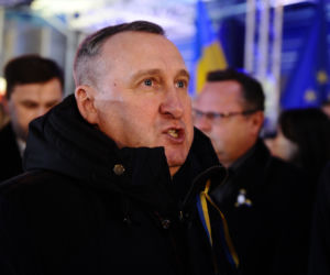 Warszawa solidarna z Ukrainą. Trzaskowski na wiecu RELACJA
