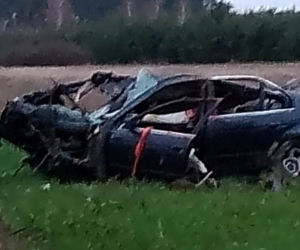 Bmw uderzyło w drzewo, przystanek i znowu w drzewo. Dwie osoby zginęły pod Kozienicami! 