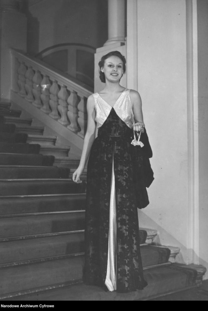 Sylwestrowe bale w II RP. Elegancja, szampan i mazur o północy