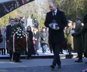 Obchody 16. rocznicy katastrofy smoleńskiej. Powązki