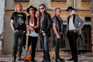 Joe Perry o odwołaniu przez Aerosmith pożegnalnej trasy koncertowej: “To było traumatyczne przeżycie”