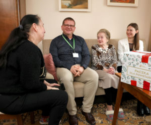 Z prezentami świątecznymi u Powstańców Warszawskich