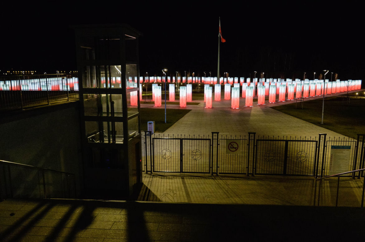 Dzieło ojca Rydzyka dumnie lśni w nocy