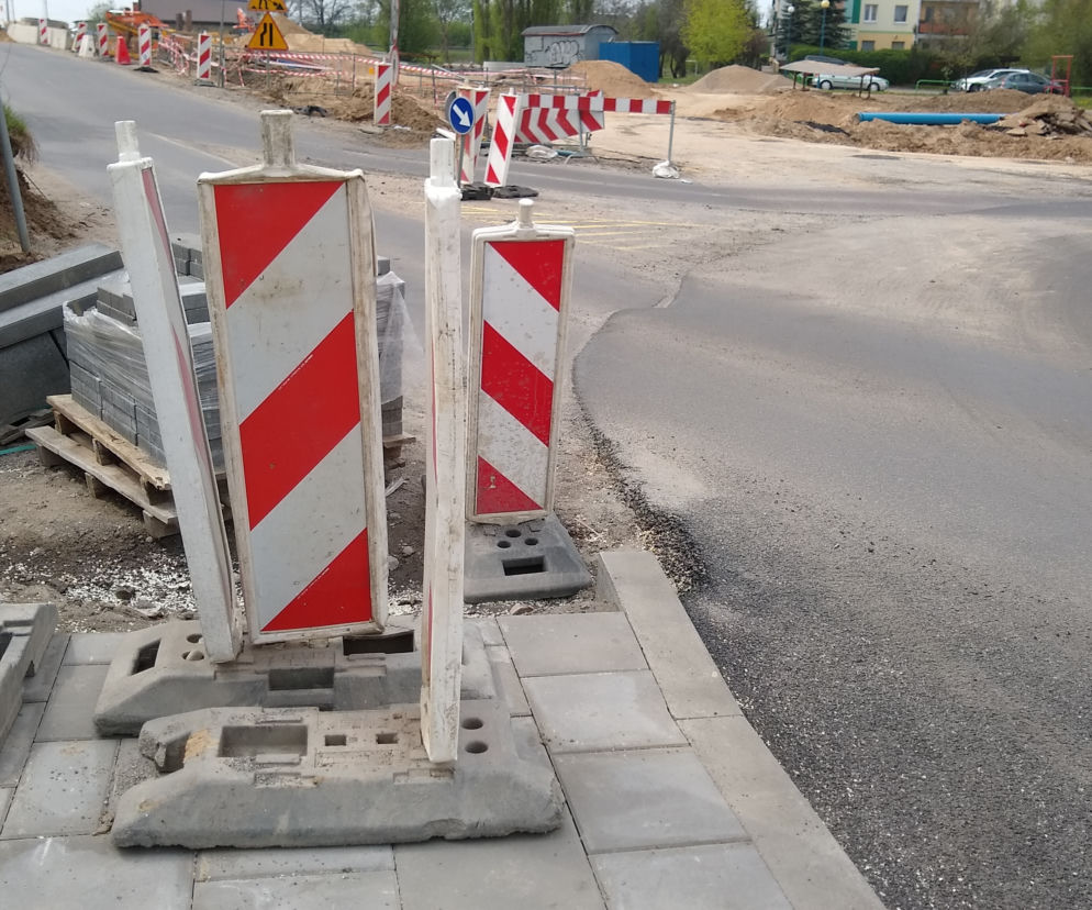 Budowa wiaduktu kolejowego nad ulicą Klepackiej. W nocy będzie głośno