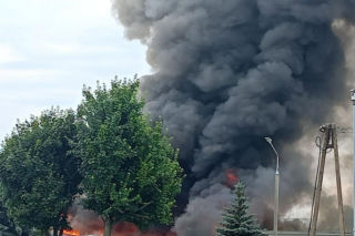 Potężny pożar we Włocławku. Wiele zastępów straży w akcji