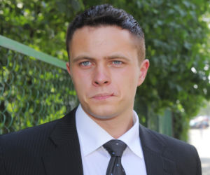 Tomasz Schuchardt kiedyś i dziś. Aktor słynie z metamorfoz, bywa niemal nie do poznania