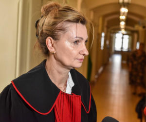 „Pan Frytka” i jego kolega stanęli przed sądem za brutalny gwałt w Toruniu