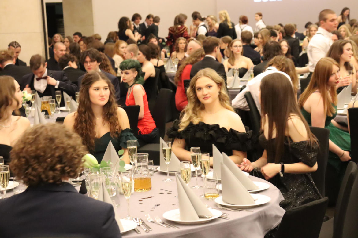 Studniówka V Liceum Ogólnokształcące w Poznaniu -