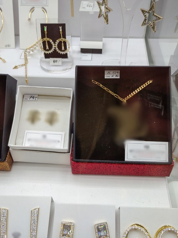 Podrabiana biżuteria w galeriach handlowych w Lublinie. KAS przejęło prawie 300 sztuk